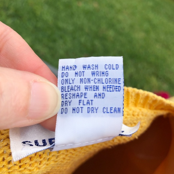 Suburbans M Vintage Yellow Sweater Purple Pansies - Picture 6 of 6